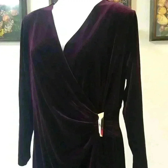 NWT Calvin Klein Velvet Dress - Picture 3 of 11